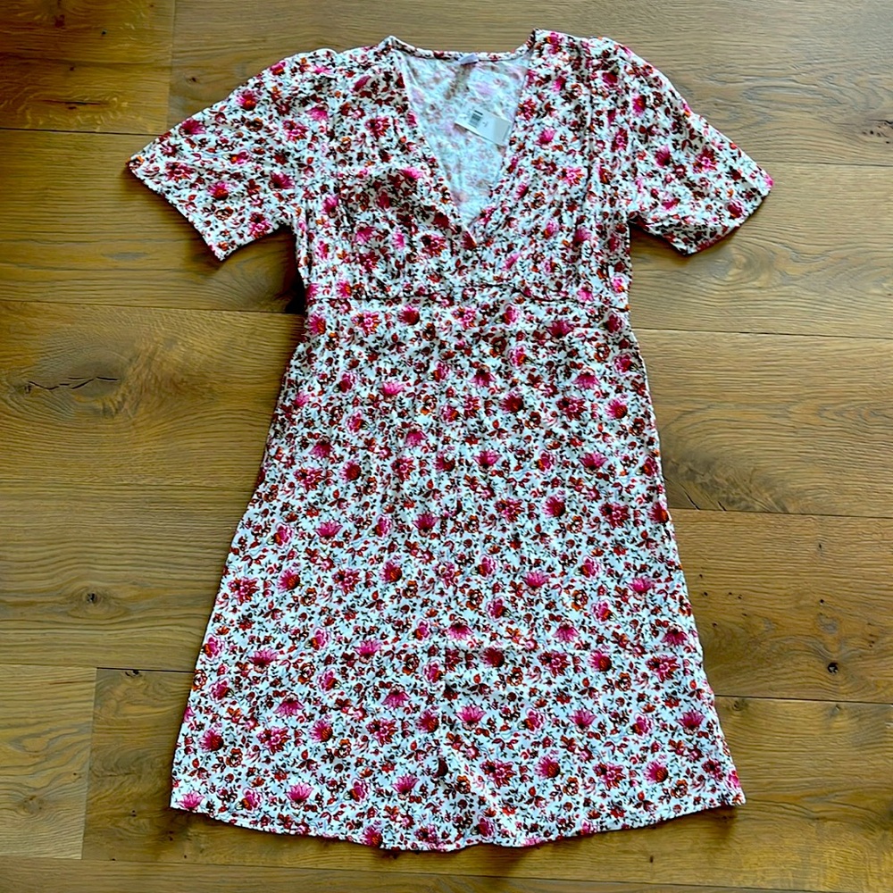 Old Navy women’s small tall nwt dress. Button down